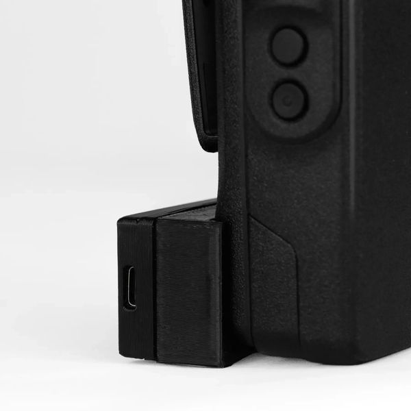 Комплект адаптерів для зарядки рацій Motorola серії DP (2 шт. у комплекті) adapter_motorola_2_pcs фото
